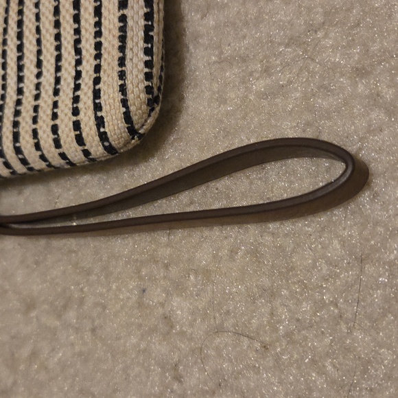 Fossil Wristlet Wallet in Cream and Black - Picture 5 of 7